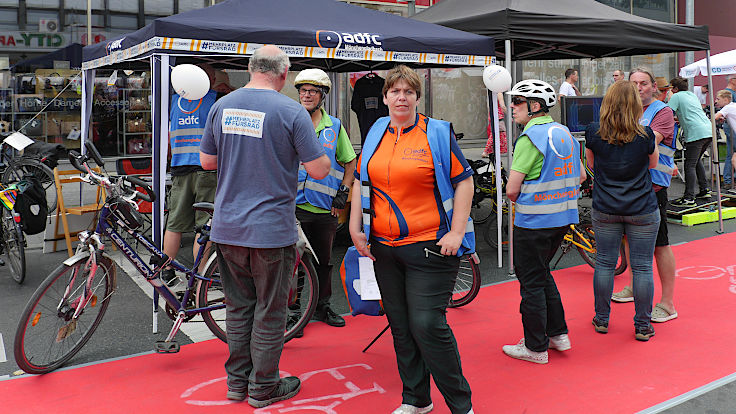 © www.mutbuergerdokus.de: 6. 'Mönchengladbacher Fahrradsternfahrt'