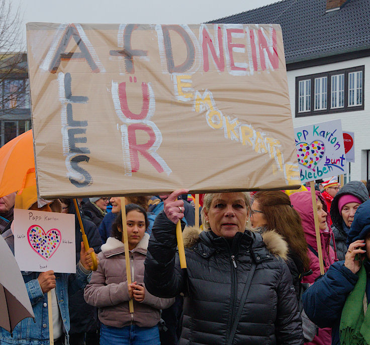 © www.mutbuergerdokus.de: Meerbusch gegen Rechts: Kundgebung 'Für Demokratie und Zusammenhalt'