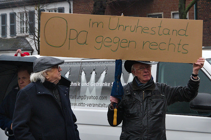 © www.mutbuergerdokus.de: Meerbusch gegen Rechts: Kundgebung 'Für Demokratie und Zusammenhalt'