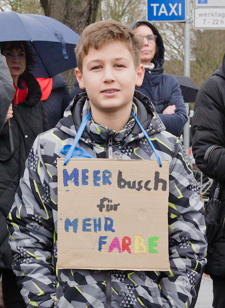 © www.mutbuergerdokus.de: Meerbusch gegen Rechts: Kundgebung 'Für Demokratie und Zusammenhalt'