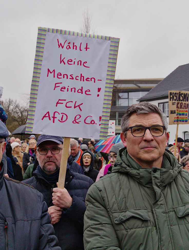 © www.mutbuergerdokus.de: Meerbusch gegen Rechts: Kundgebung 'Für Demokratie und Zusammenhalt'