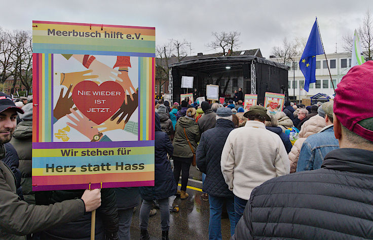 © www.mutbuergerdokus.de: Meerbusch gegen Rechts: Kundgebung 'Für Demokratie und Zusammenhalt'