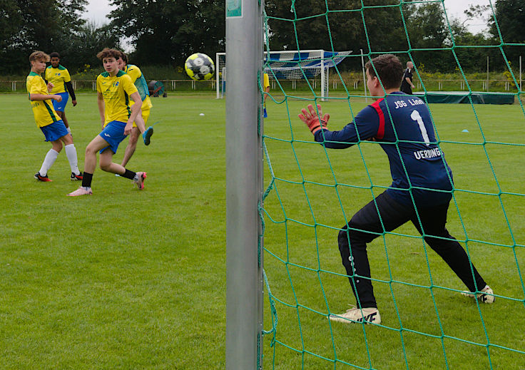 © www.mutbuergerdokus.de: Fußball Freunde Büderich '22 e.V.: 'Fußballfest der Vielfalt'