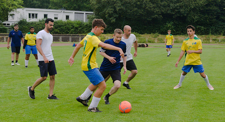 © www.mutbuergerdokus.de: Fußball Freunde Büderich '22 e.V.: 'Fußballfest der Vielfalt'